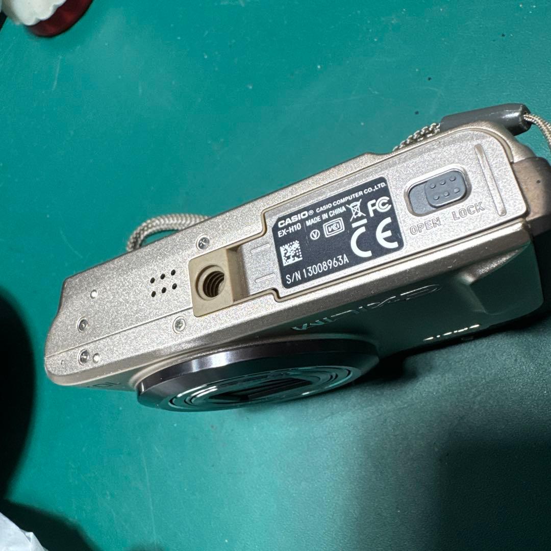 CASIO EXILIM EX-H10 コンデジ　デジカメ　カシオ