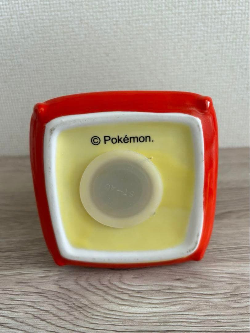 ポケットモンスター　てまねきニャース　貯金箱　座布団(赤)