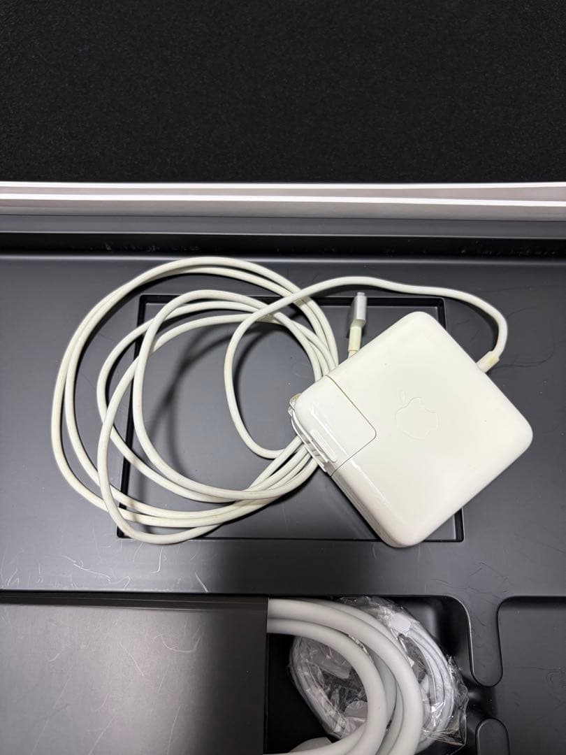 Apple MacBook Air (Mid 2017) 本体 専用箱付属品有り