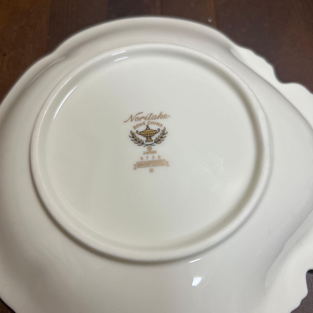 ノリタケ バリモア シェルディッシュ　金彩　花柄　2種