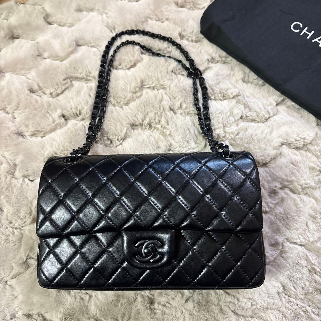 新品未使用ノベルティ キルティングショルダー　ブラック　25 センチ