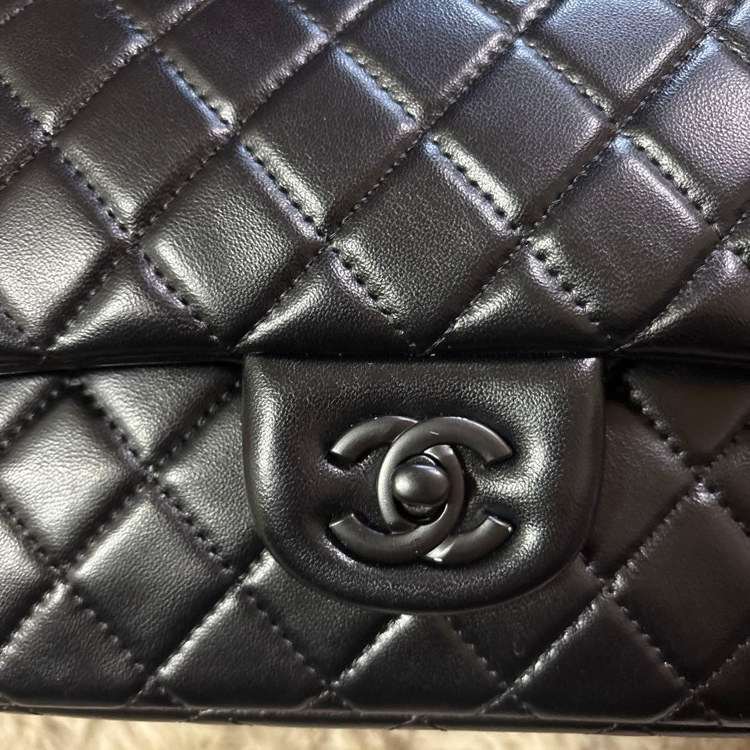 新品未使用ノベルティ キルティングショルダー　ブラック　25 センチ