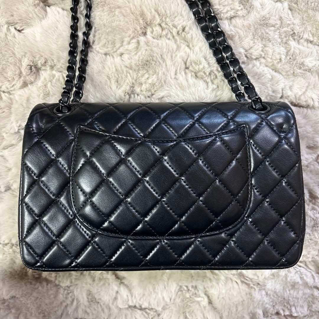 新品未使用ノベルティ キルティングショルダー　ブラック　25 センチ