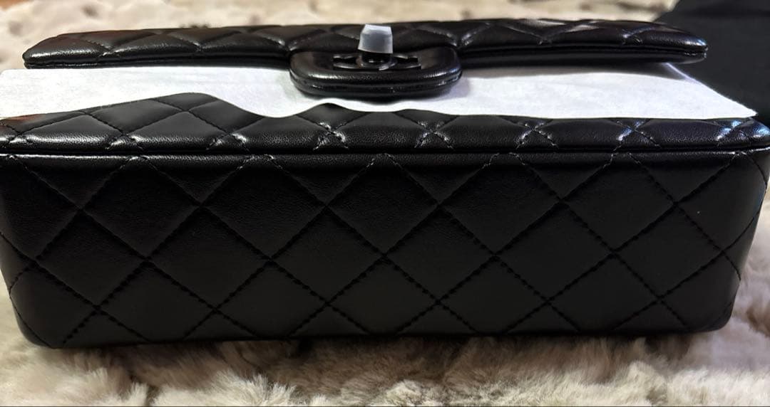 新品未使用ノベルティ キルティングショルダー　ブラック　25 センチ