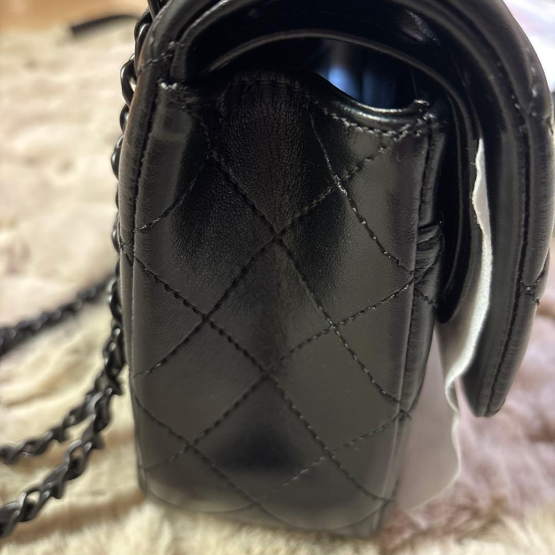 新品未使用ノベルティ キルティングショルダー　ブラック　25 センチ