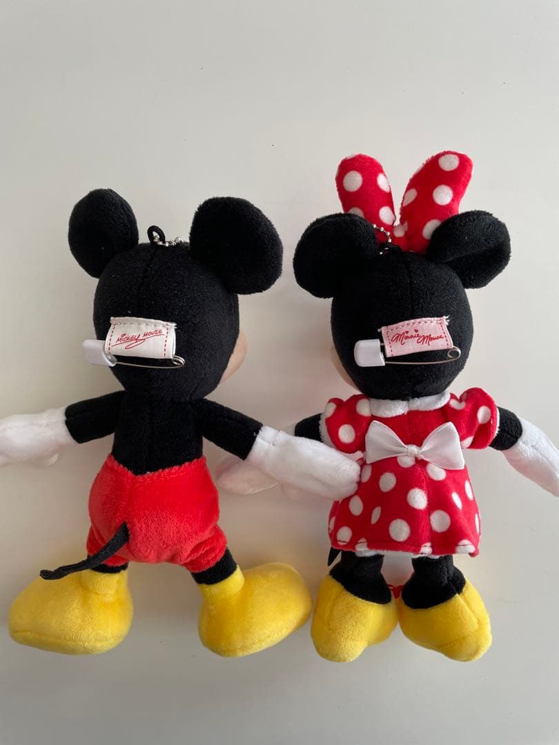 ディズニー　ミッキーミニー　ぬいぐるみバッジ