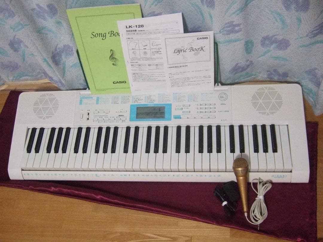 CASIO LK-128 電子ピアノ・キーボード ルーチェ 光ナビ 送料込み