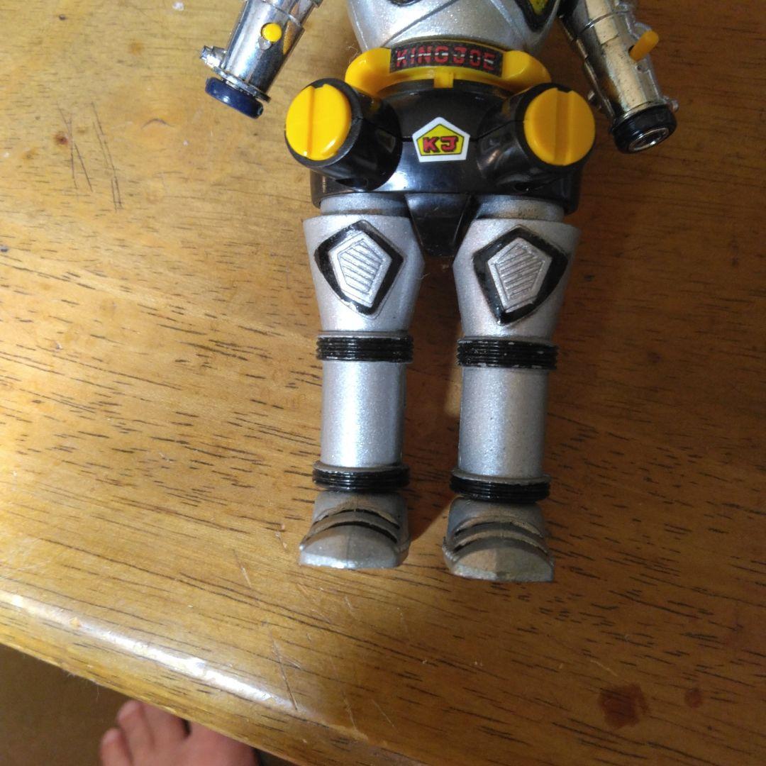 超合金キングジョー　 高さは13cmくらい。