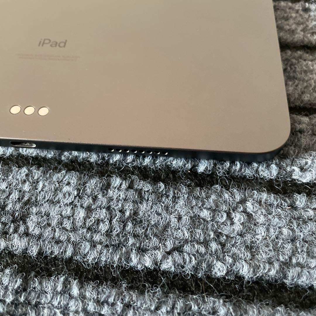 66 iPad Pro 11インチ 3世代 M1チップ 128GB グレイ