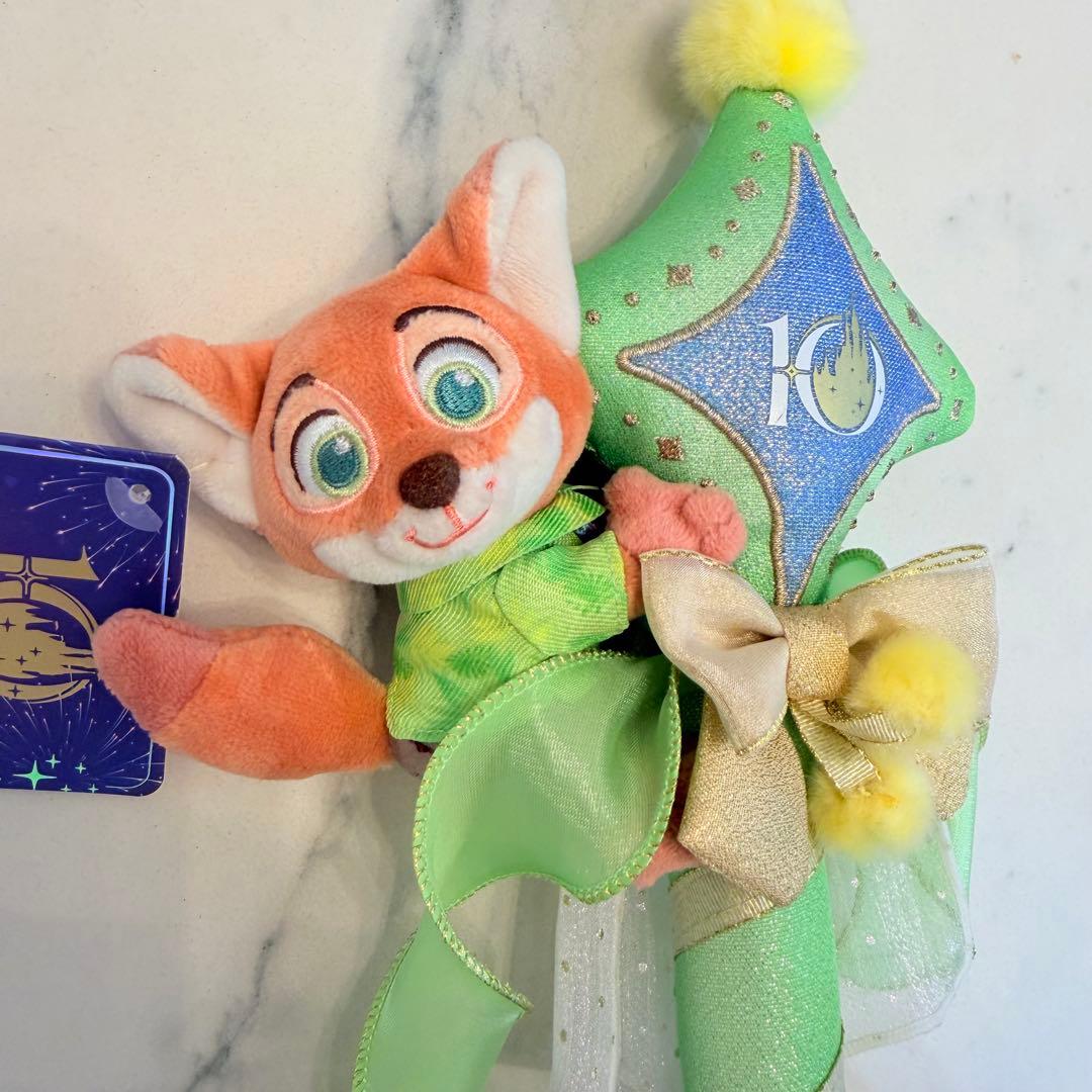 新品タグ付⭐︎上海ディズニー　開園10周年記念　ニック　シャカシャカステッキ