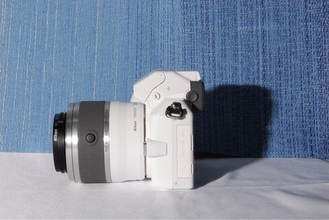 ♥️描写力抜群♥️ニコン Nikon 1 V2 標準レンズセット 32GBカード