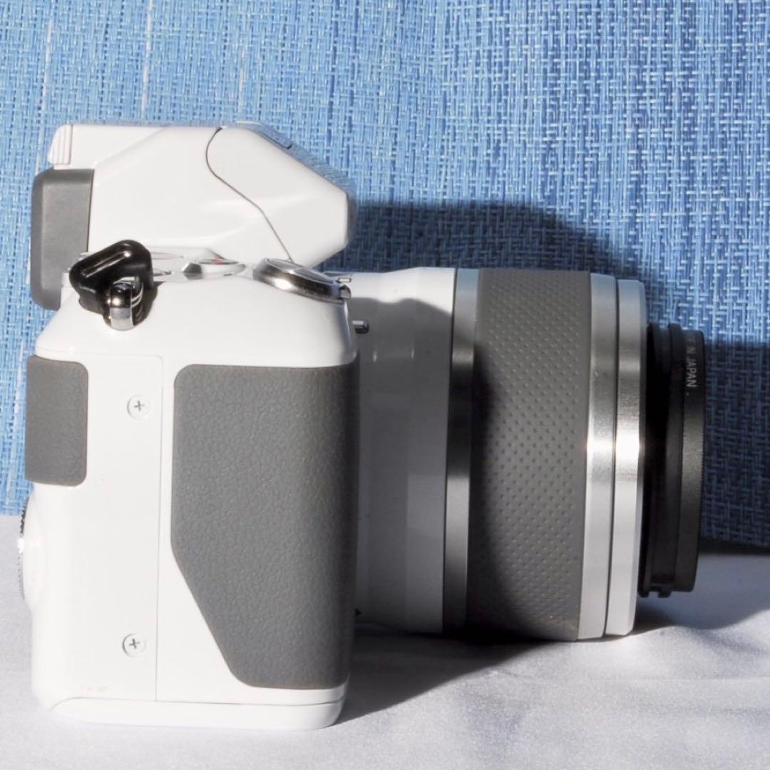 ♥️描写力抜群♥️ニコン Nikon 1 V2 標準レンズセット 32GBカード