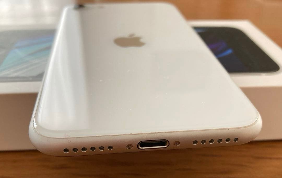 iPhone SE2 64GB 美品 24時間以内発送