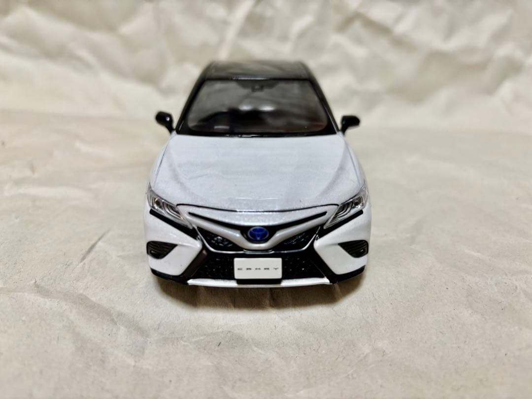 カムリWS前期　カラーサンプル ミニカー　ブラック×プラチナホワイトパール　箱付