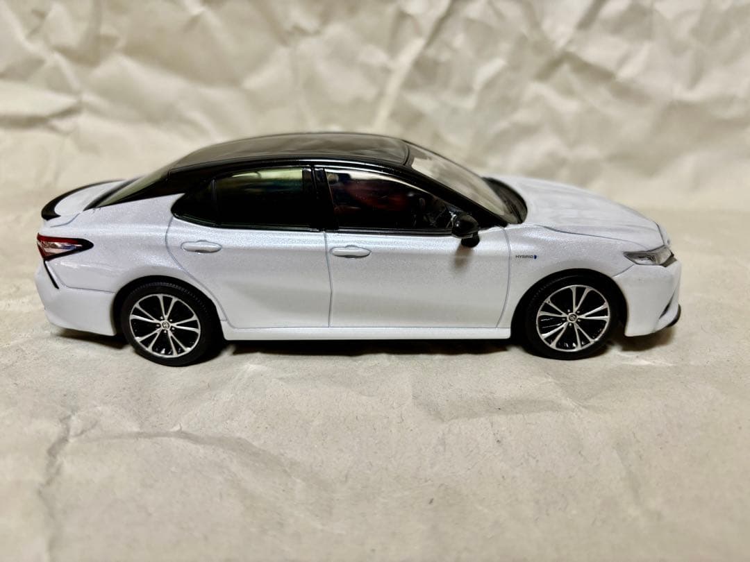 カムリWS前期　カラーサンプル ミニカー　ブラック×プラチナホワイトパール　箱付
