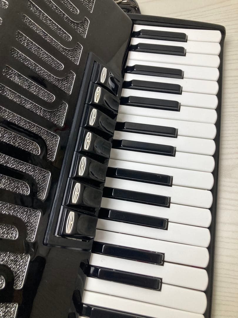 TOMBO アコーディオン　J-80 34鍵　80ベース　ハードケース付き