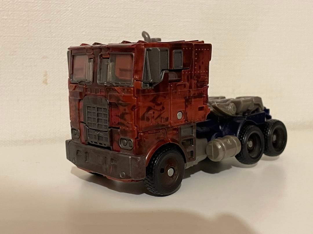 はたりゅー様　TAKARA TOMY OPTIMUS PRIME MB-01