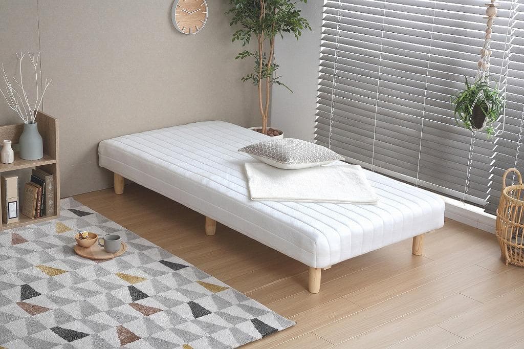 《新品・送料無料》一体型脚付きマットレスベッド【セミダブル】