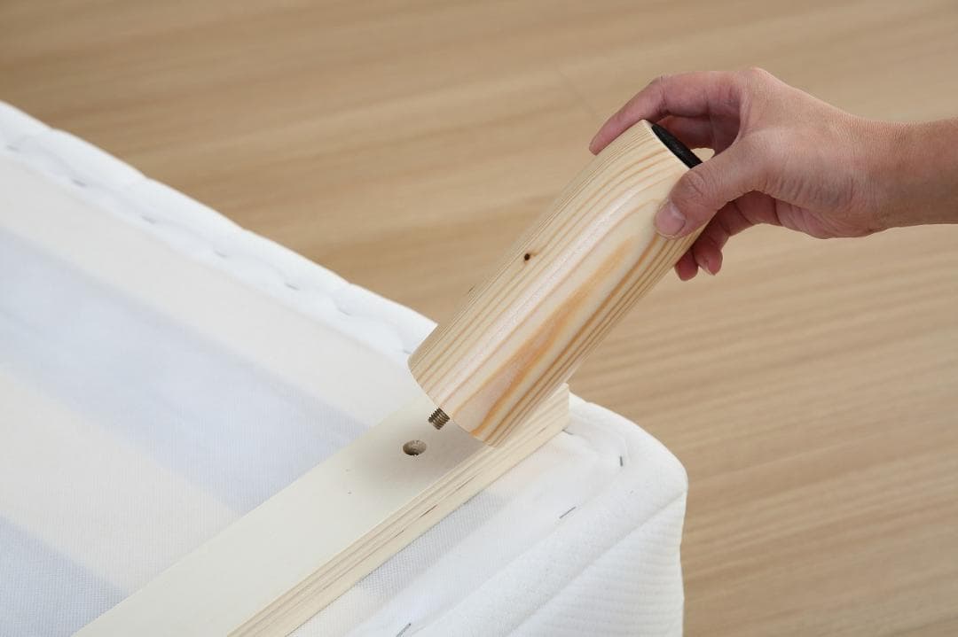 《新品・送料無料》一体型脚付きマットレスベッド【セミダブル】