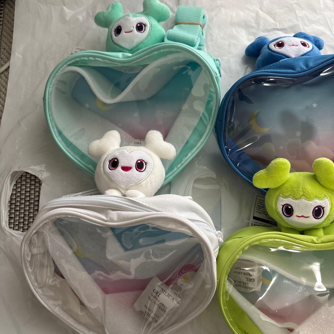 GIGO限定　TWICE LOVELYS ぴょこきゅんボディバッグ6種セット