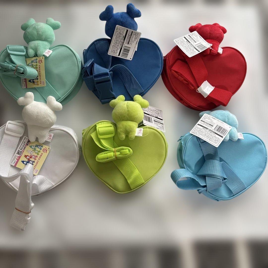 GIGO限定　TWICE LOVELYS ぴょこきゅんボディバッグ6種セット