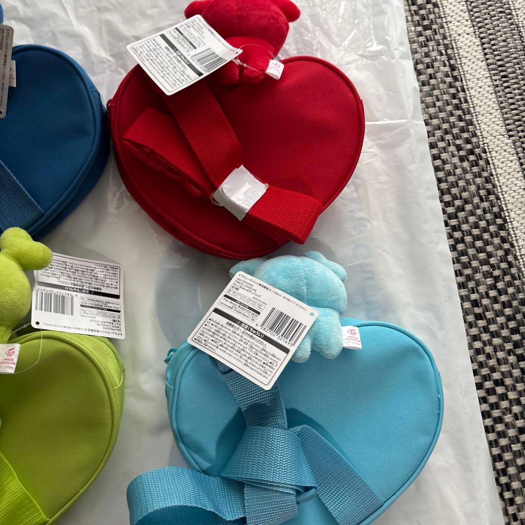 GIGO限定　TWICE LOVELYS ぴょこきゅんボディバッグ6種セット