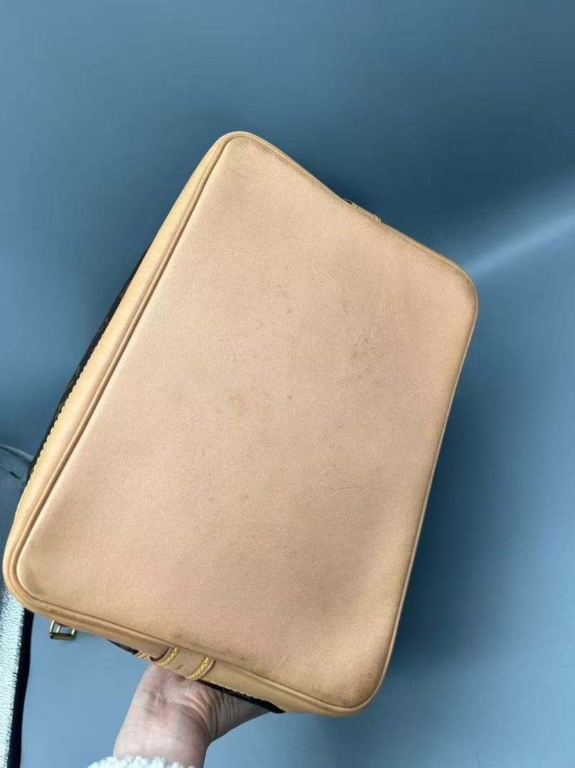 エ ショルダーバッグ モノグラム 巾着型~~