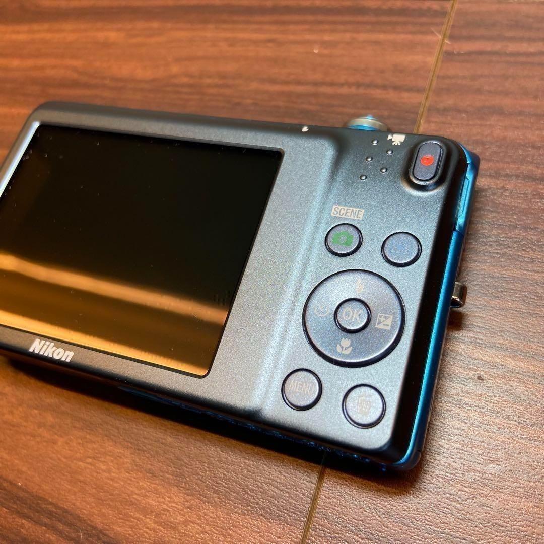 Nikon coolpix S3500 デジカメ ほぼ新品 3335