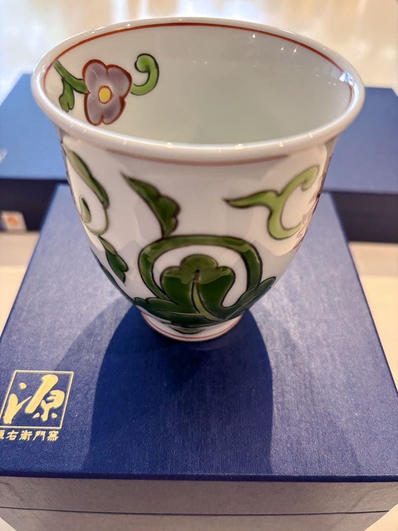 源右衛門　赤絵更紗唐花紋　湯呑み