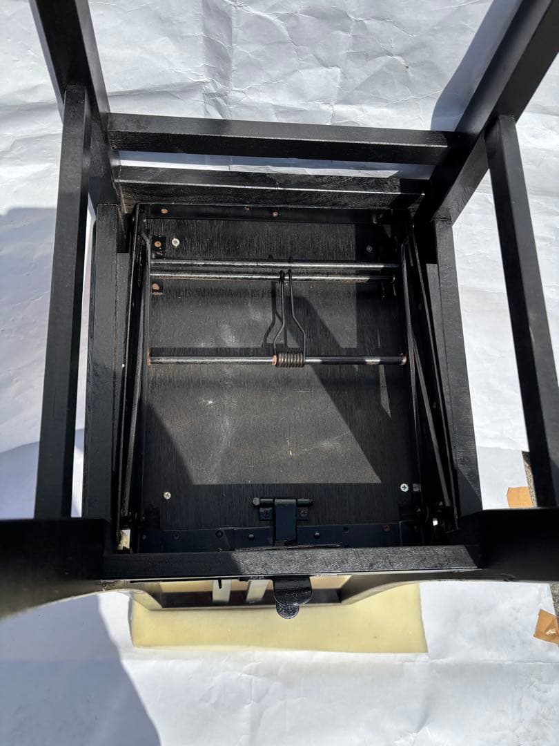 きれい背もたれ付ピアノ椅子　可愛いピンク座面足部フェルト付き　春色