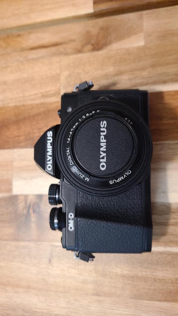 OLYMPUS OM-D EM5 おまけ付き　ミラーレス一眼カメラ