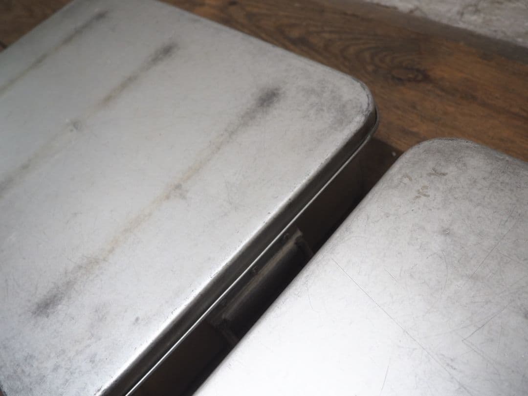 1206 ②2個セット　蓋付　レトロなアルミケース　バット　収納箱　ビンテージ