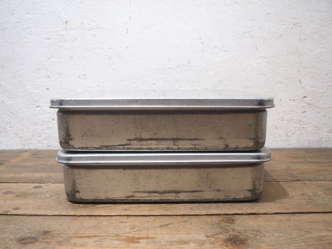1206 ②2個セット　蓋付　レトロなアルミケース　バット　収納箱　ビンテージ