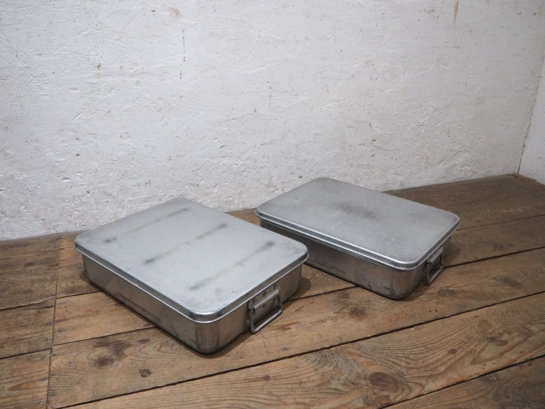 1206 ②2個セット　蓋付　レトロなアルミケース　バット　収納箱　ビンテージ