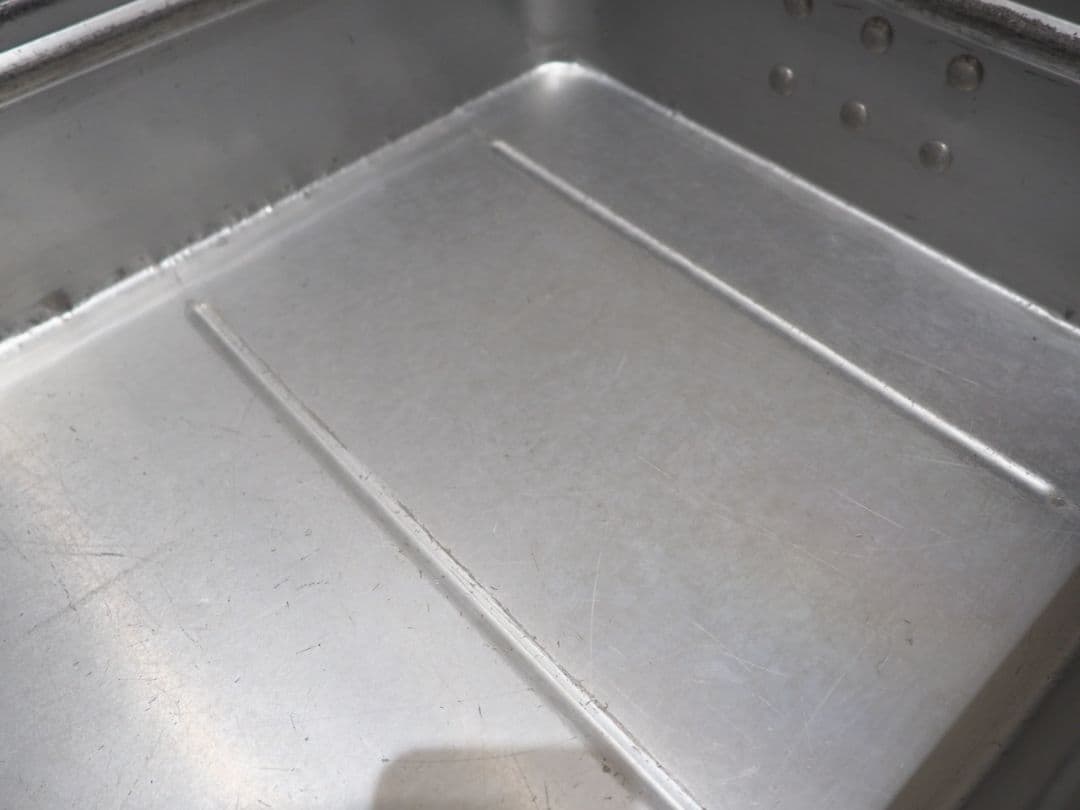 1206 ②2個セット　蓋付　レトロなアルミケース　バット　収納箱　ビンテージ