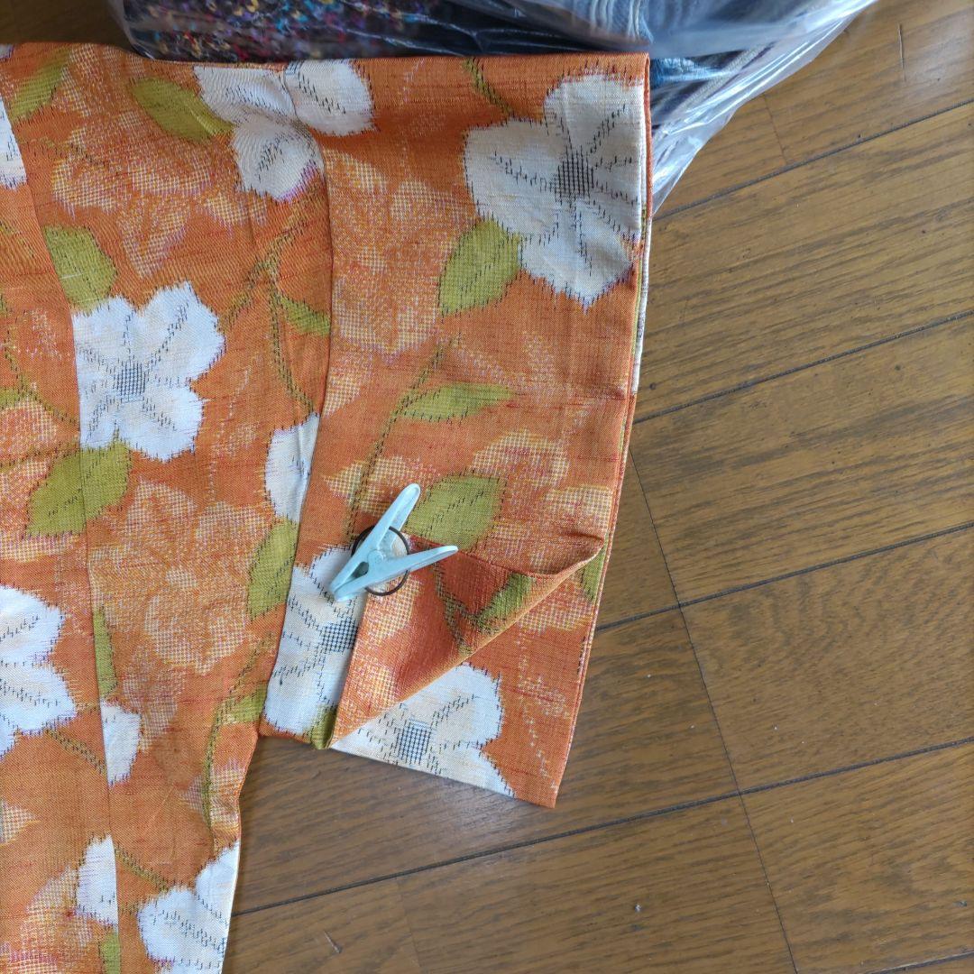 値下げ❗《紬着物、リメイクコート（美品）オレンジ地に白椿柄、ゆったり羽織物904