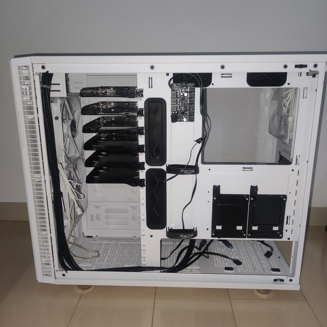 Fractal Design ミドルタワーPCケース