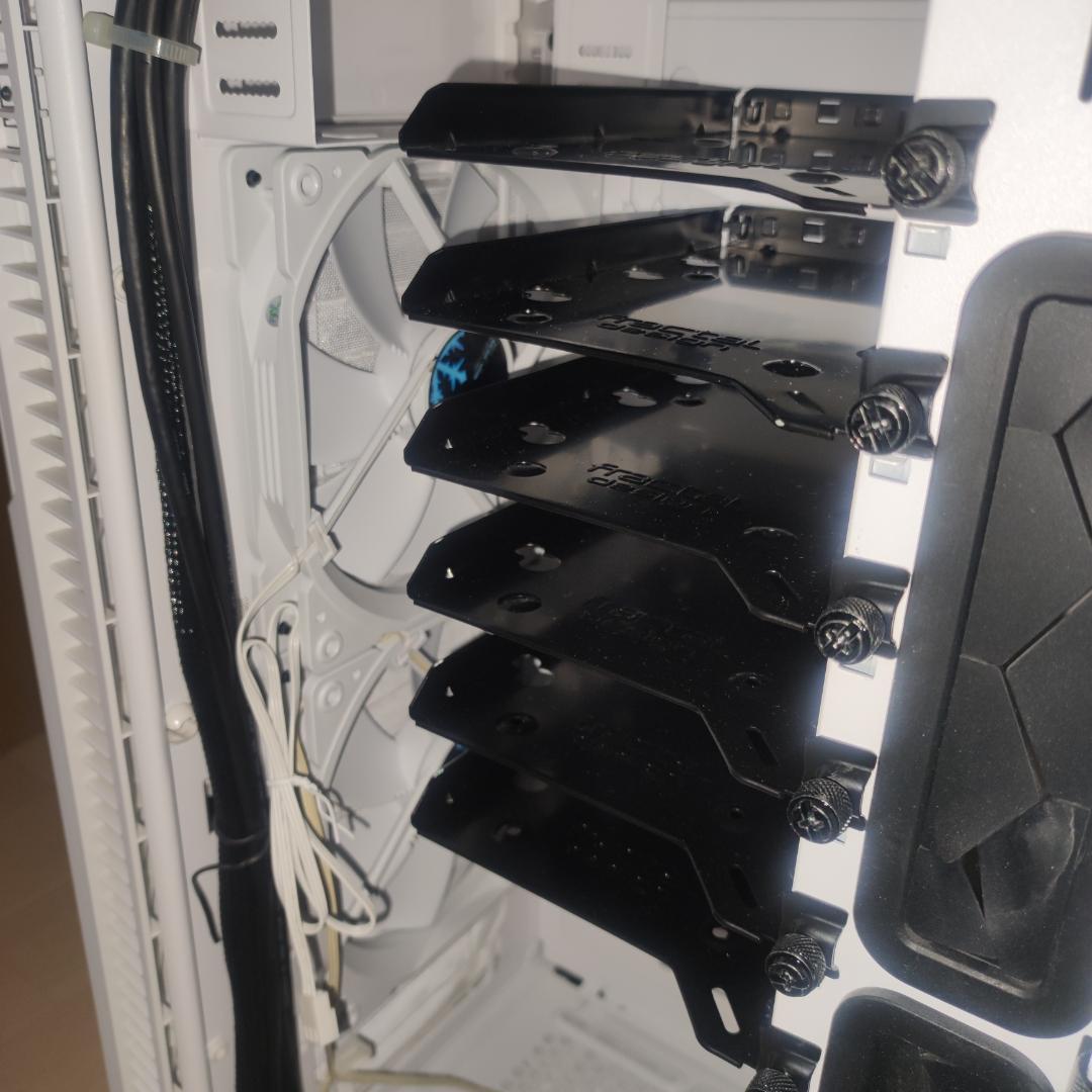 Fractal Design ミドルタワーPCケース