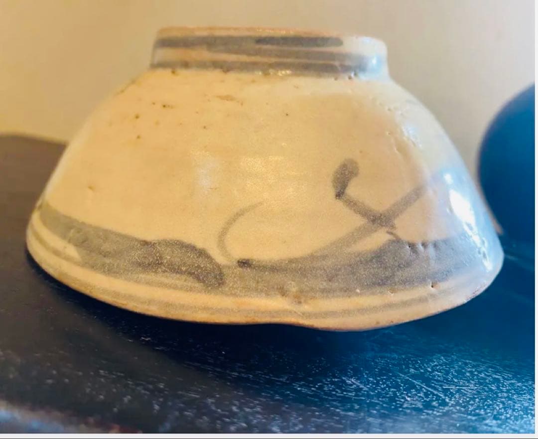 アンティーク・汕頭（スワトウ）染付草花文・小碗・唐木鑑賞スタンド付・２点セット