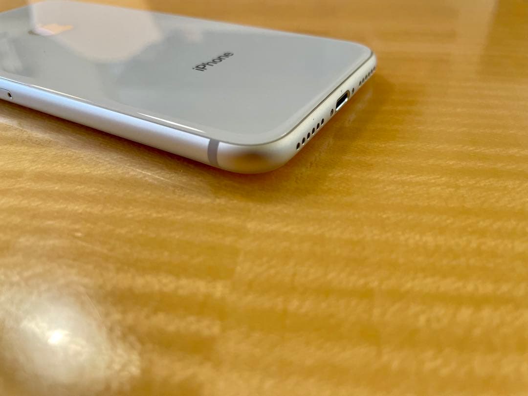 【iPhone 8】64GB 本体バッテリー100%【箱付き】