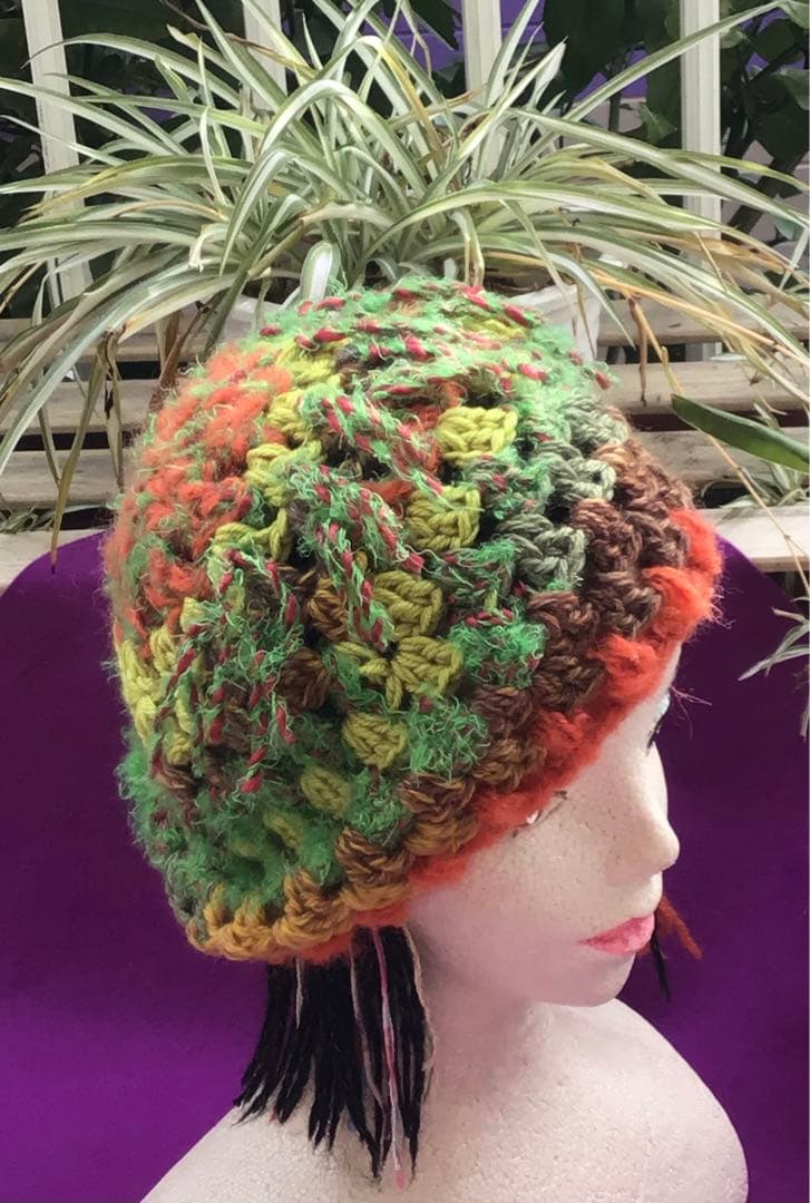 手作りニット帽　ビーニー　ベレー帽　フリンジ　オレンジ　グリーン　ライムイエロー