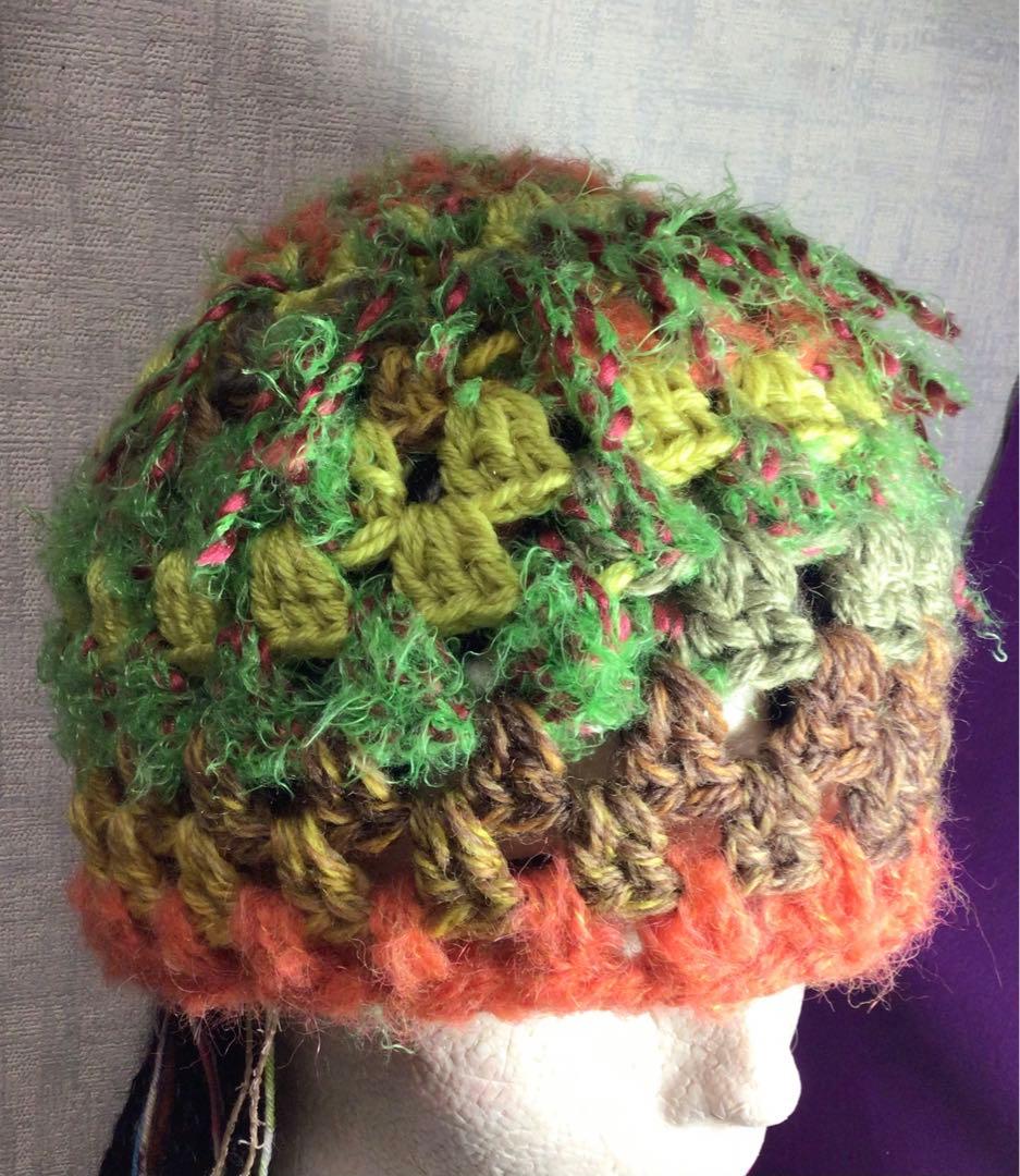 手作りニット帽　ビーニー　ベレー帽　フリンジ　オレンジ　グリーン　ライムイエロー