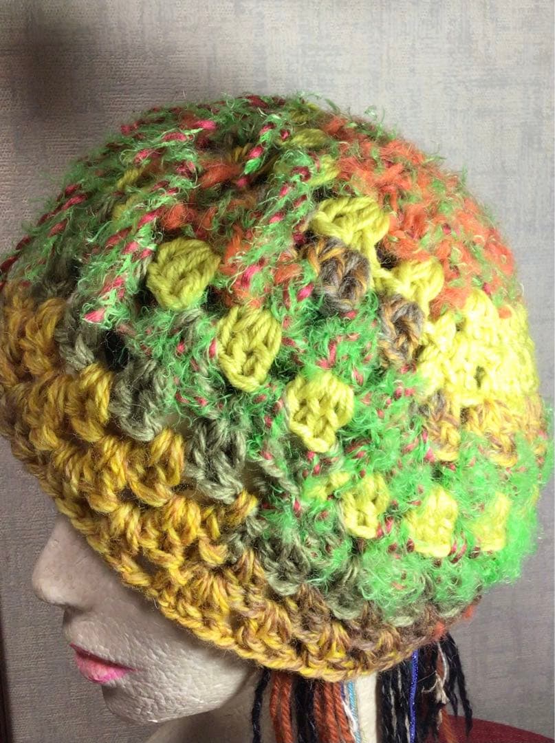 手作りニット帽　ビーニー　ベレー帽　フリンジ　オレンジ　グリーン　ライムイエロー