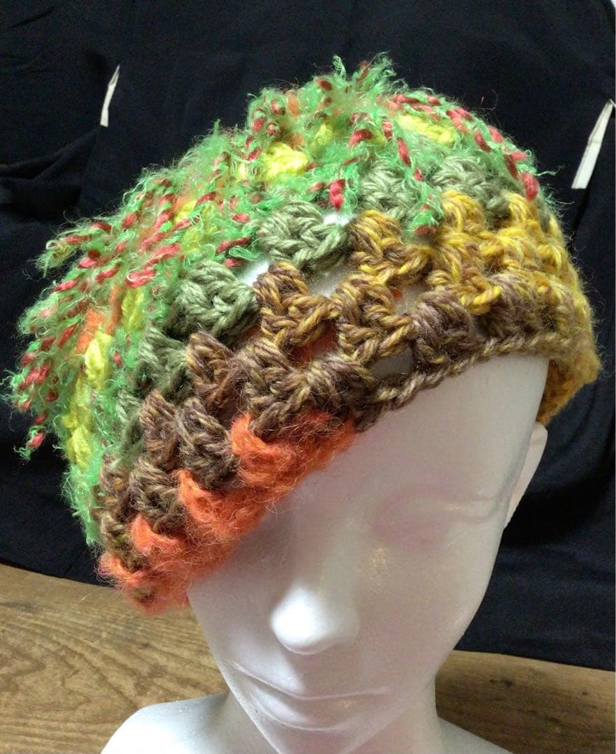 手作りニット帽　ビーニー　ベレー帽　フリンジ　オレンジ　グリーン　ライムイエロー
