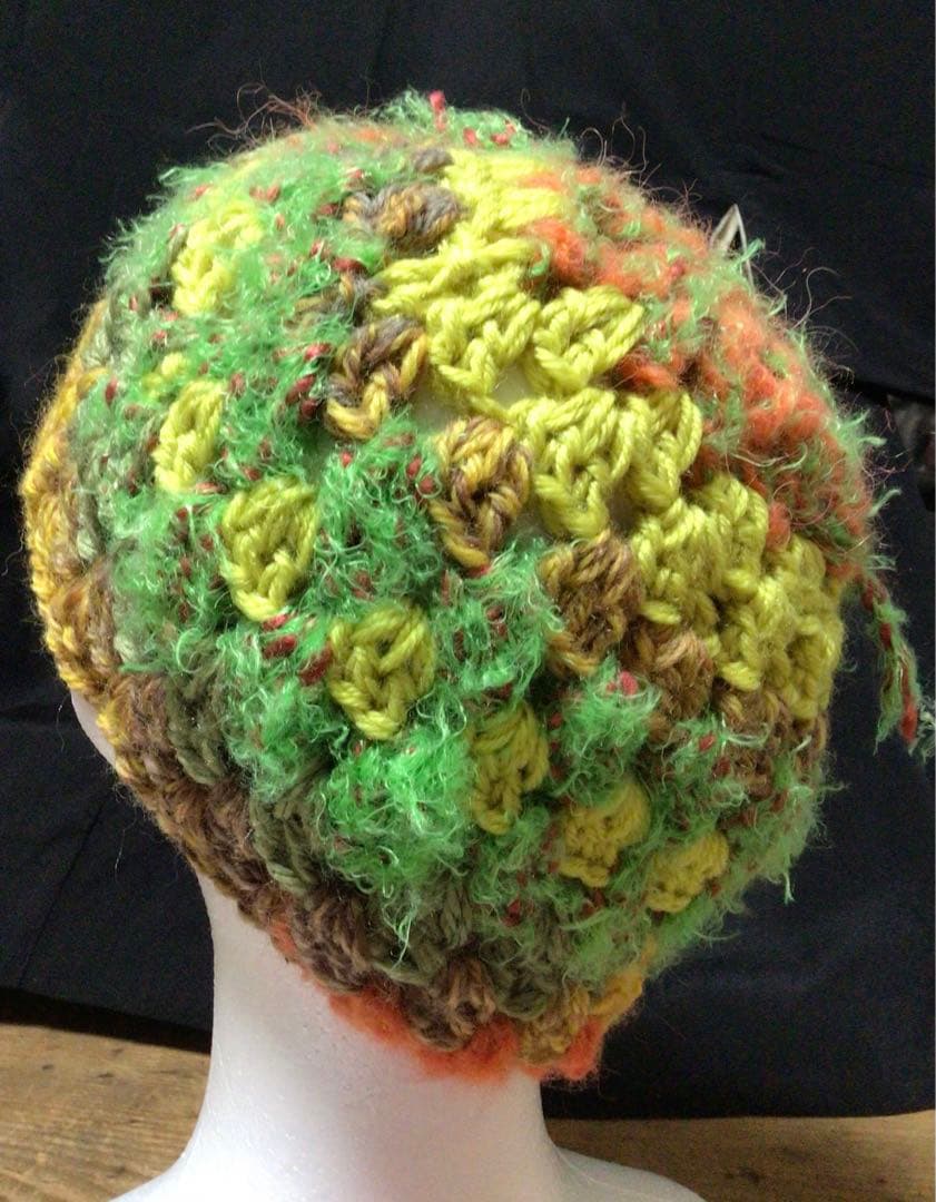 手作りニット帽　ビーニー　ベレー帽　フリンジ　オレンジ　グリーン　ライムイエロー