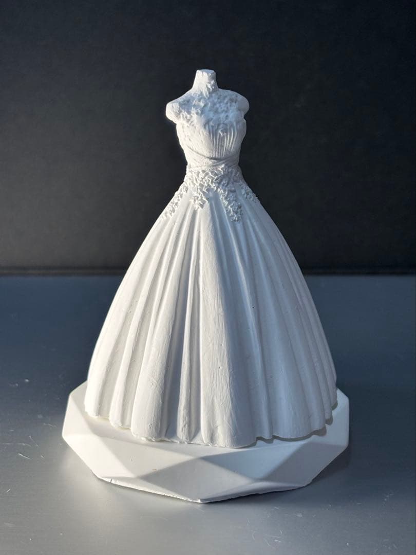 セレナイト　エレガントドレス　インテリアストーン　147g 　天然石