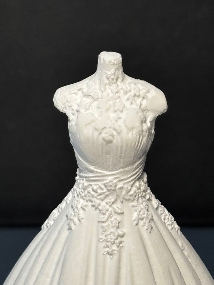 セレナイト　エレガントドレス　インテリアストーン　147g 　天然石