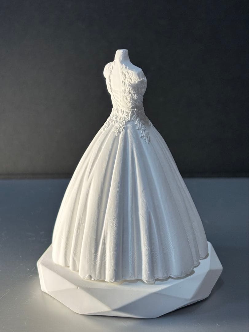 セレナイト　エレガントドレス　インテリアストーン　147g 　天然石