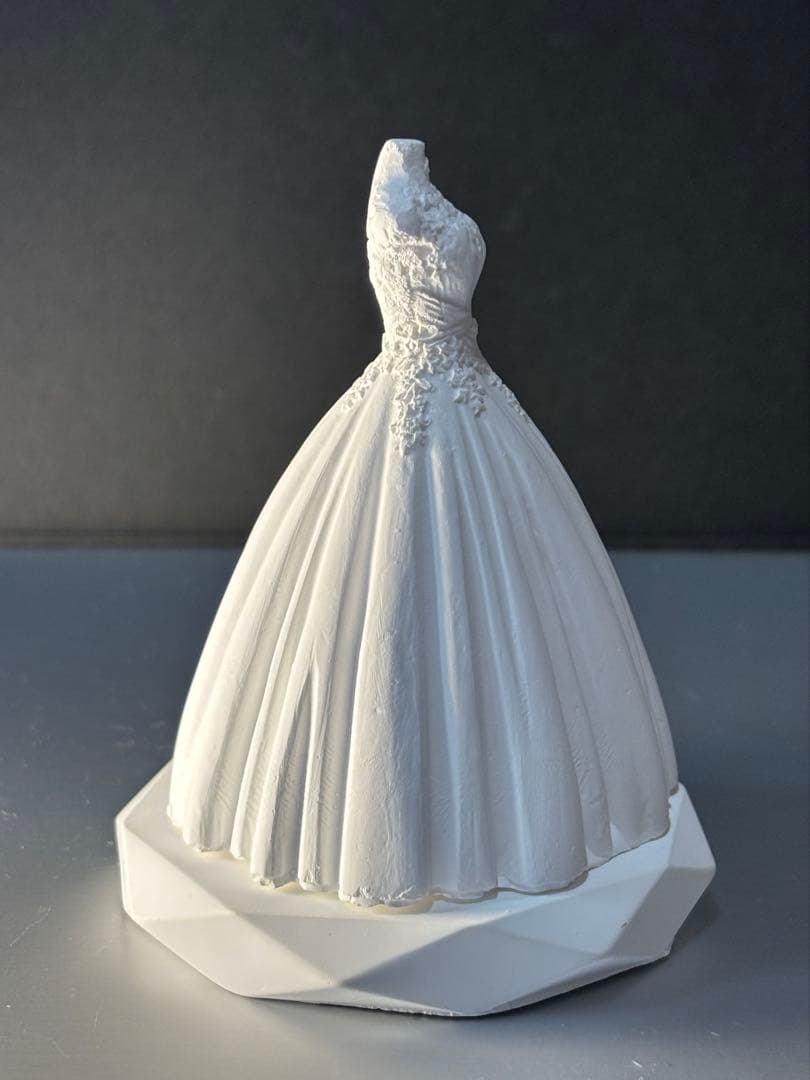 セレナイト　エレガントドレス　インテリアストーン　147g 　天然石