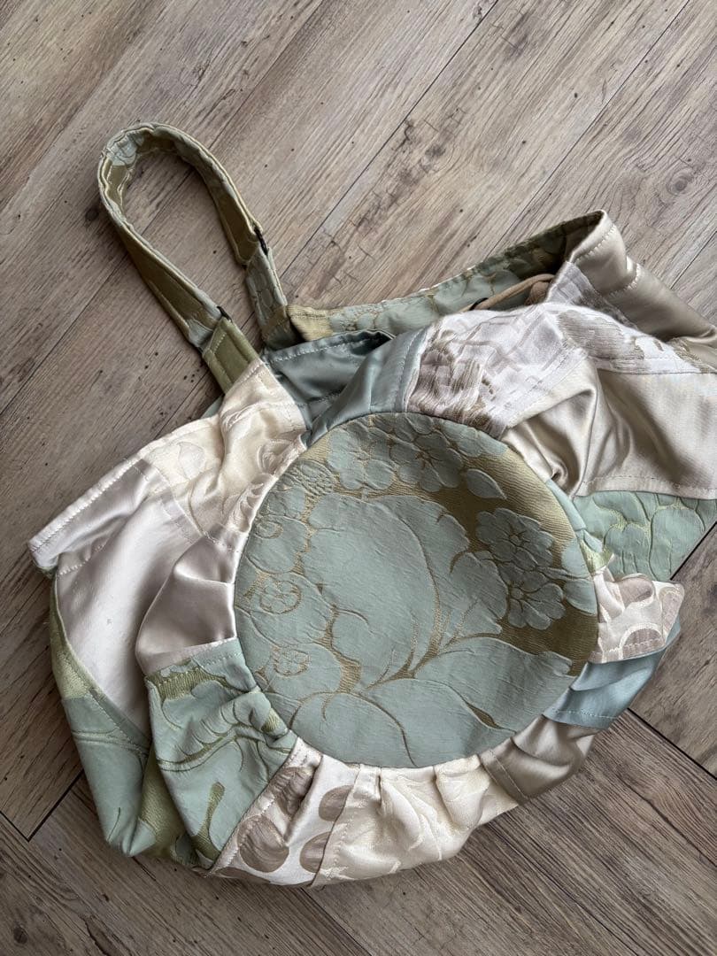 レザビヌフ　LES HABITS NEUF 巾着型バッグ